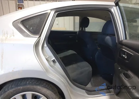 2015 Nissan Altima 2.5/2.5 S/2.5 Sl/2.5 Sv z USA, uszkodzony, nr VIN 1N4AL3AP1FN874366